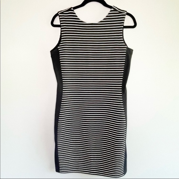 Athleta Dress Bodycon Scopp Neck Tank Stripes Black White XS Outdoor Activewear - Picture 4 of 10